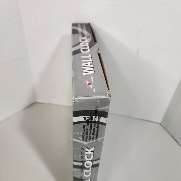 Sun Time Premium Quartz Michigan Wolverines Football NCAA Wall Clock NIB - Picture 5 of 6